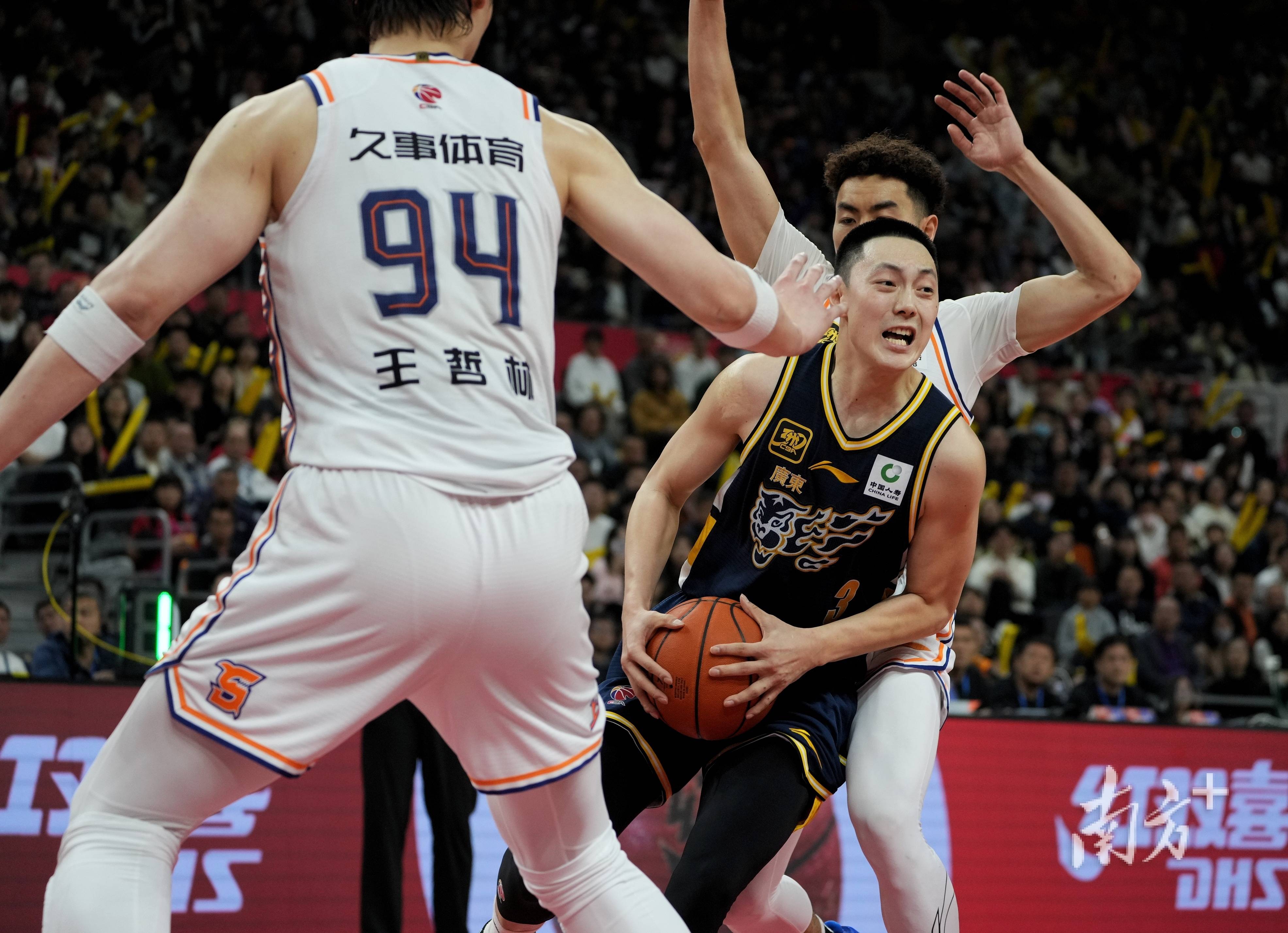 雷火电竞app-包含上海男篮力克浙江队取得胜利的词条