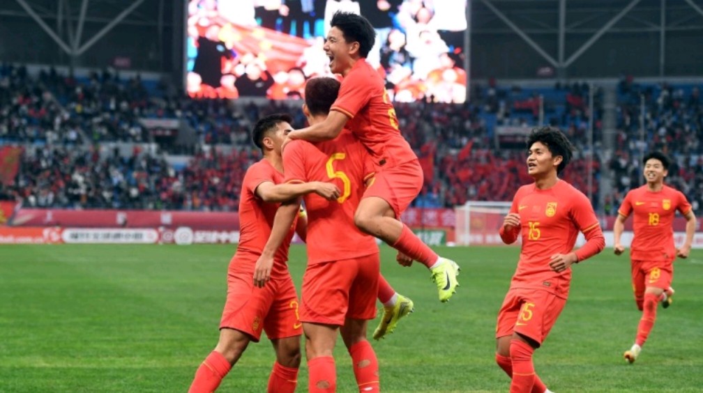 雷火电竞网站-关于国内足球联赛：球队实力对抗场面火爆的信息