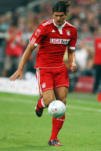 雷火电竞网站-拜仁轻取罗马，戈麦斯刷新纪录